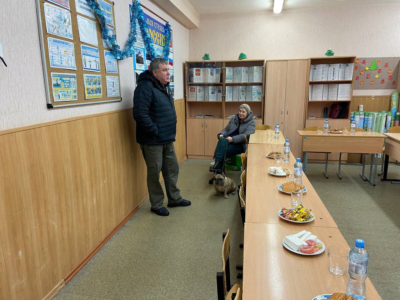 Илья Беспалов: Одновременно с началом работы оперативных служб на месте обнаруженных обломков БПЛА на ул. Свободы администрацией города был организован ПВР для жителей в подразделении Центра образования 27. Илья Беспалов: Одновременно с началом работы оперативных служб на месте обнаруженных обломков БПЛА на ул. Свободы администрацией города был организован ПВР для жителей в подразделении Центра образования 27.