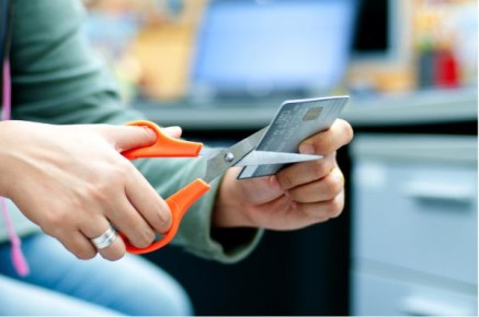 Центральный банк готовит изменения: окончание эпохи бессрочных карт