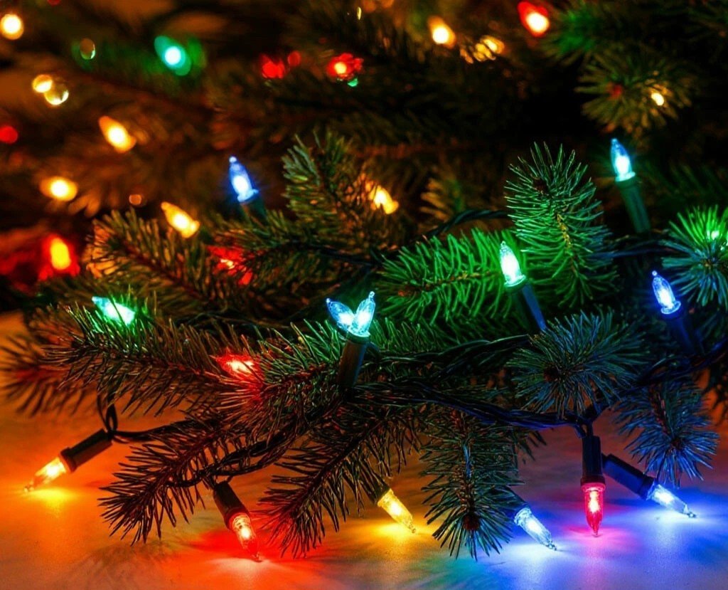 Создавая уют и праздничную атмосферу в доме, не забывайте о правилах безопасности!