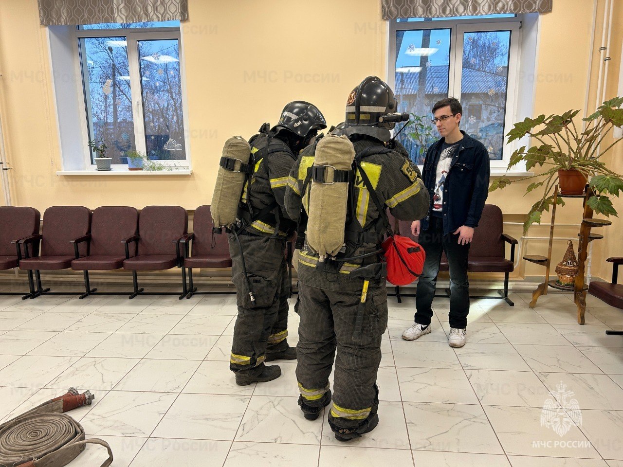 Кимовские спасатели отработали тушение условного пожара на базе учреждения культуры Кимовские спасатели отработали тушение условного пожара на базе учреждения культуры