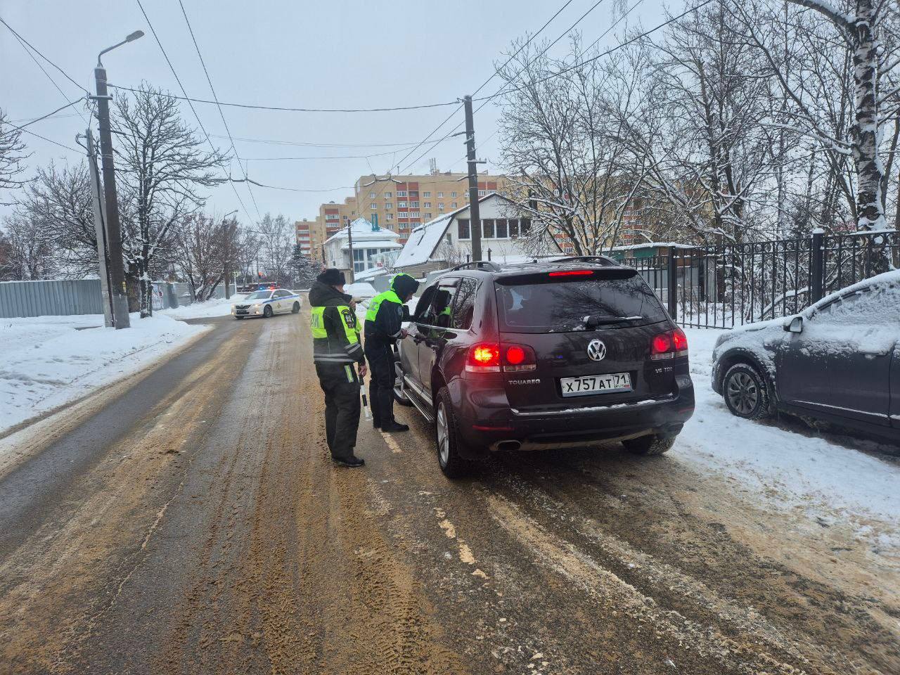 Сотрудники ОБ ДПС Госавтоинспекции УМВД России по городу Туле совместно с военной автомобильной инспекцией ВС РФ провели профилактические рейды на улицах города Сотрудники ОБ ДПС Госавтоинспекции УМВД России по городу Туле совместно с военной автомобильной инспекцией ВС РФ провели профилактические рейды на улицах города