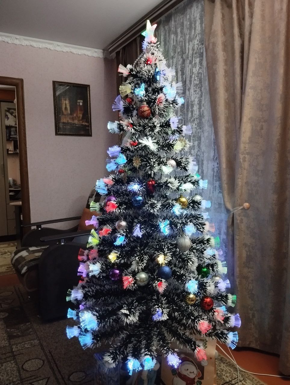 На Крещение, в феврале или пока иголки не опадут: когда убирать новогоднюю ёлку? На Крещение, в феврале или пока иголки не опадут: когда убирать новогоднюю ёлку?