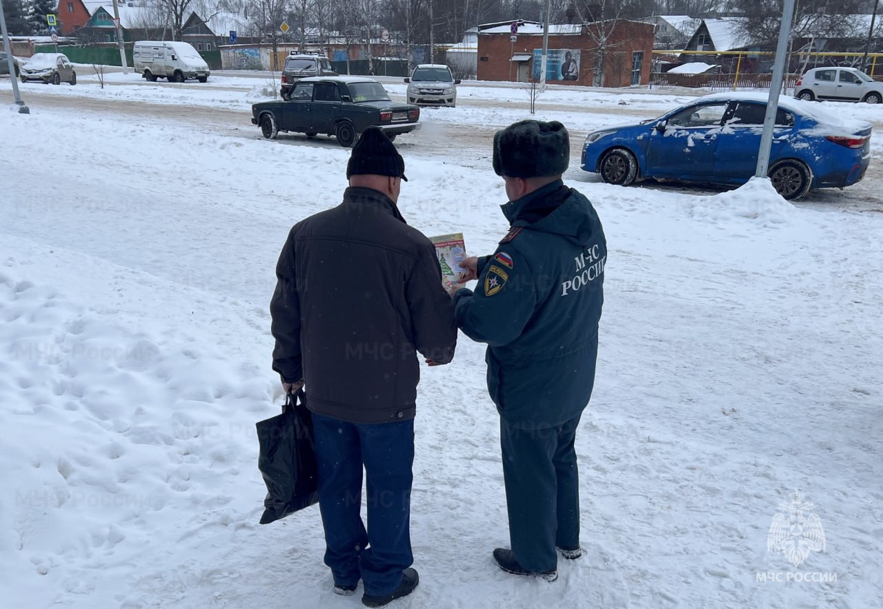 Регулярные профилактические рейды с жителями на тему пожарной безопасности продолжаются в Веневском районе Регулярные профилактические рейды с жителями на тему пожарной безопасности продолжаются в Веневском районе