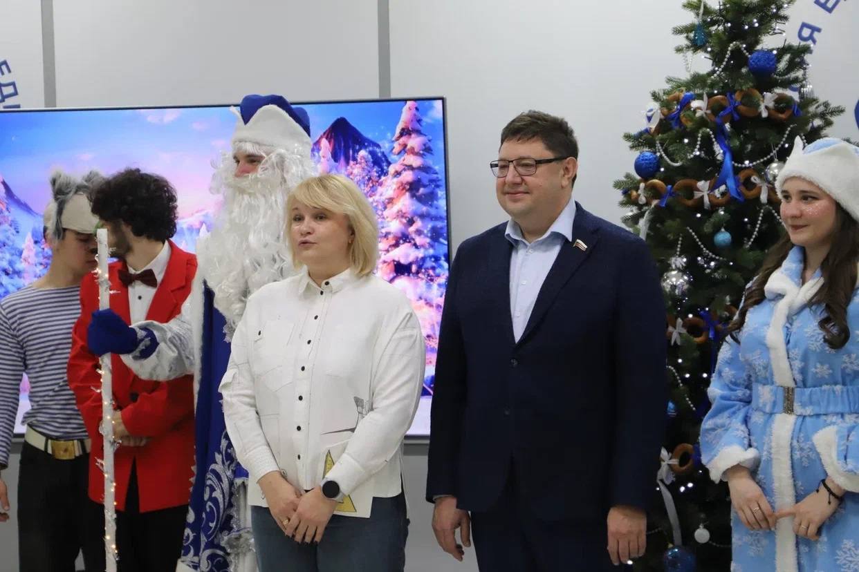 Депутаты городской Думы поздравляют туляков с новогодними праздниками Депутаты городской Думы поздравляют туляков с новогодними праздниками