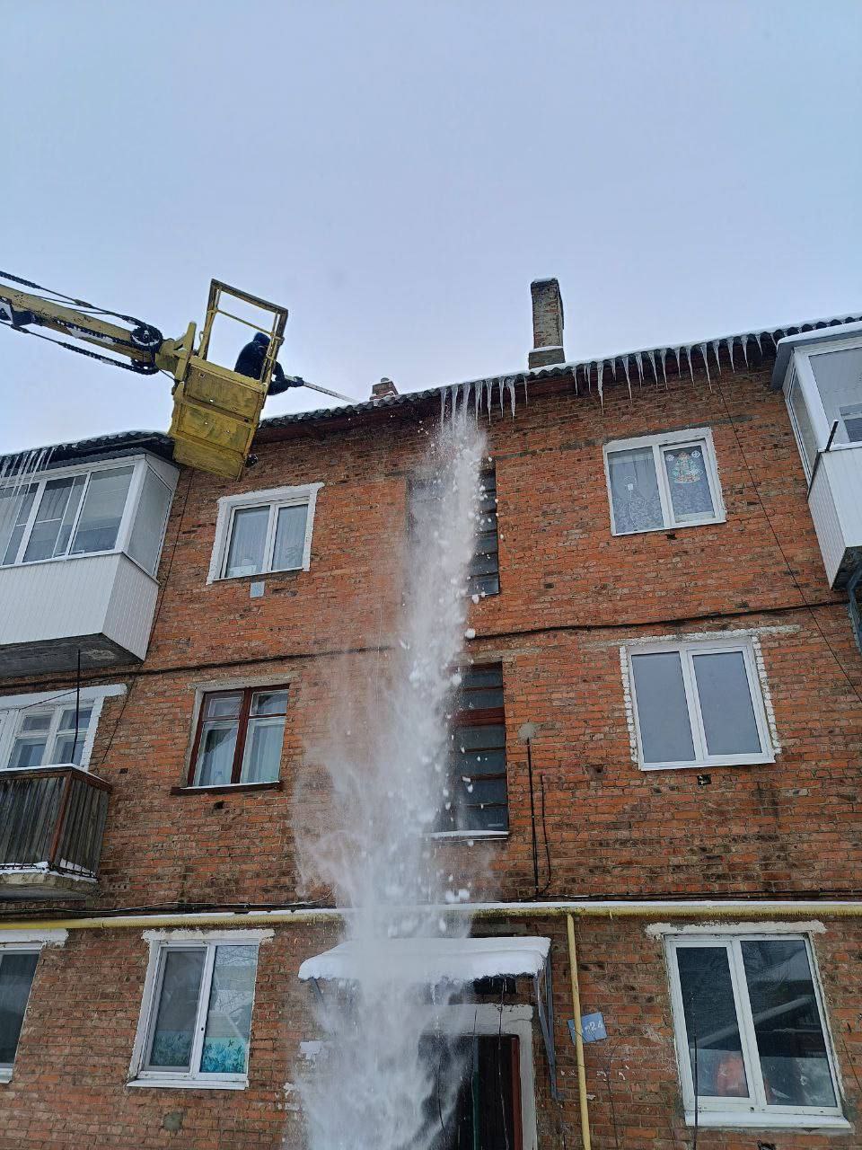 Продолжается ликвидация последствий снегопада Продолжается ликвидация последствий снегопада