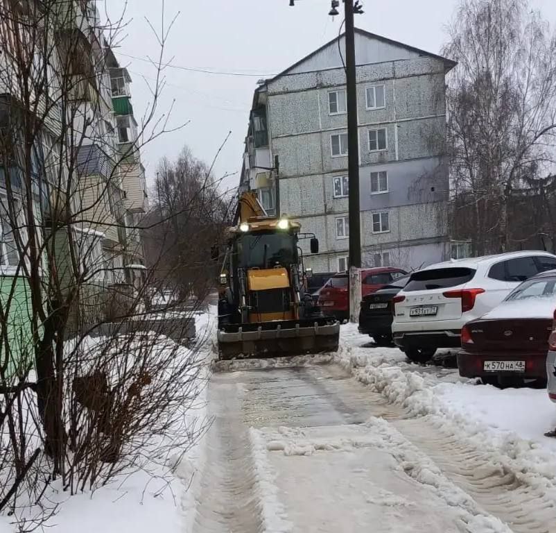 Продолжается ликвидация последствий снегопада Продолжается ликвидация последствий снегопада