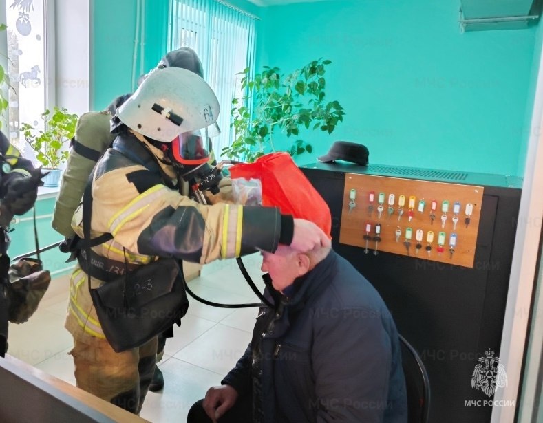 Из детского сада поселка Теплое эвакуировали детей Из детского сада поселка Теплое эвакуировали детей