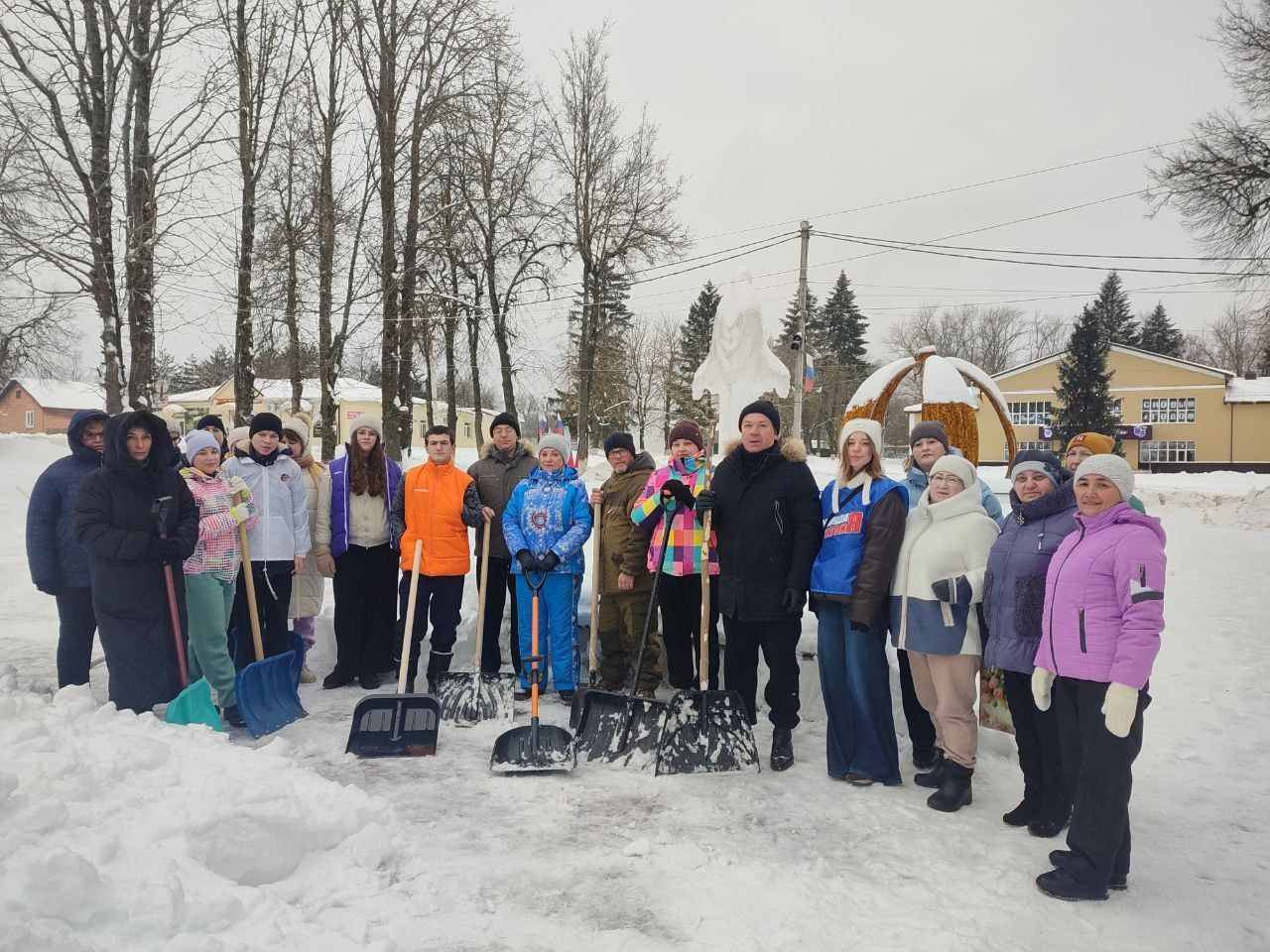 В Тульской области — массовый снежный субботник В Тульской области — массовый снежный субботник