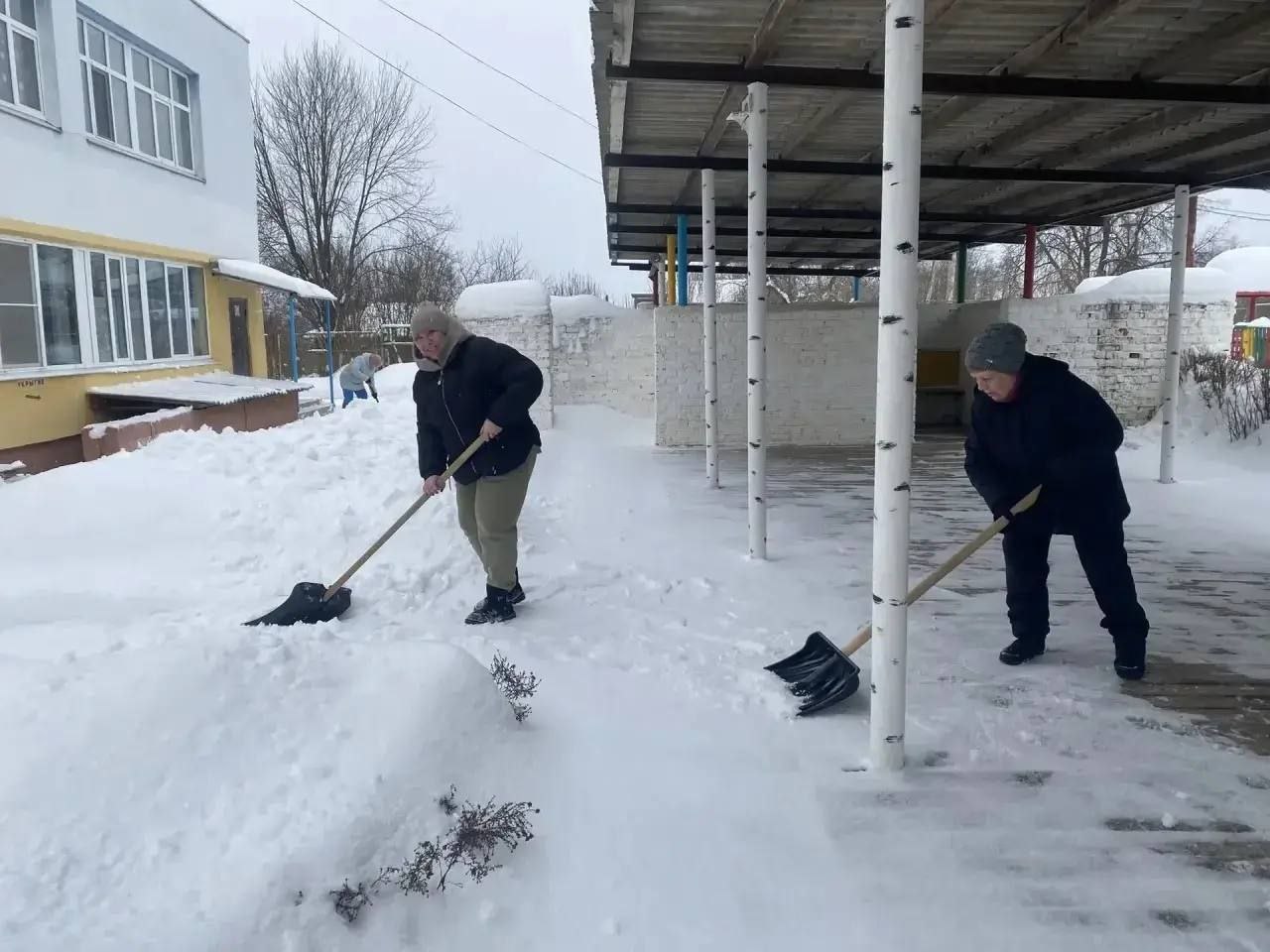 В Тульской области — массовый снежный субботник В Тульской области — массовый снежный субботник
