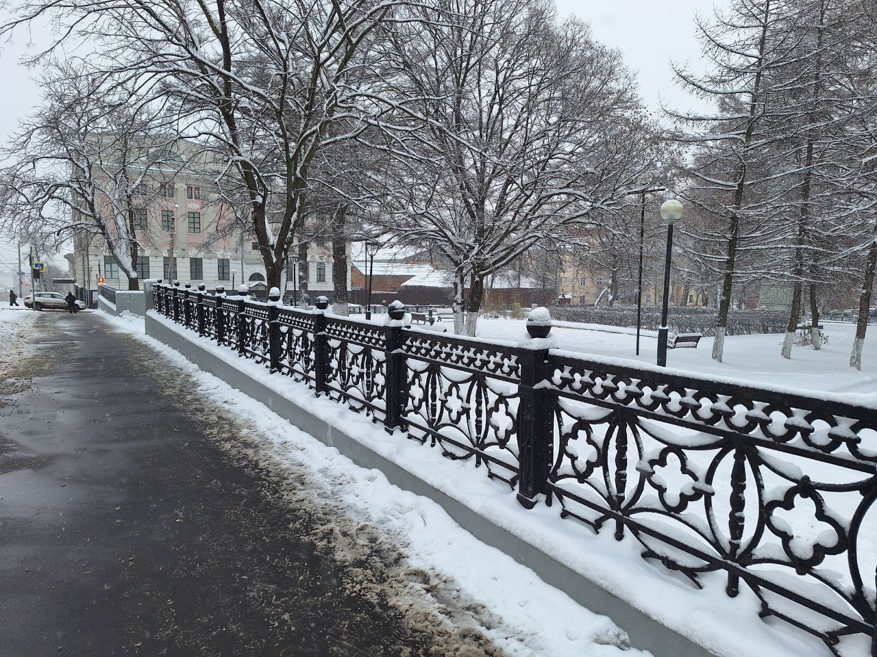 Илья Беспалов: В сквере Коммунаров завершен второй этап благоустройства Илья Беспалов: В сквере Коммунаров завершен второй этап благоустройства