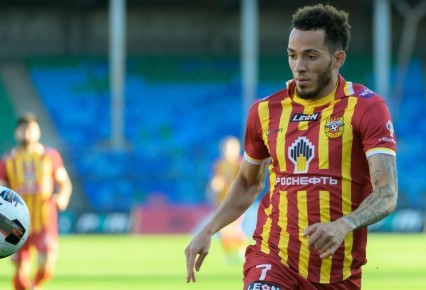 Доминиканский футболист отказался возвращаться в российский клуб из отпуска