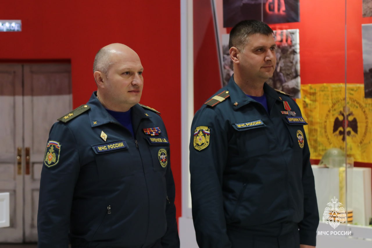 #ЛицаМЧС. Мастер на все руки Пётр Буренин возвращает к жизни технику спасателей Сегодня в рубрике командир взвода технического обеспечения и обслуживания Тульского спасательного центра МЧС России Пётр Буренин