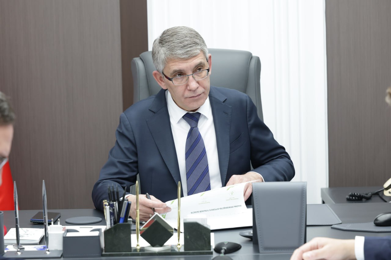 Губернатор Дмитрий Миляев обсудил с главой «АГРОЭКО» итоги работы компании в регионе Губернатор Дмитрий Миляев обсудил с главой «АГРОЭКО» итоги работы компании в регионе