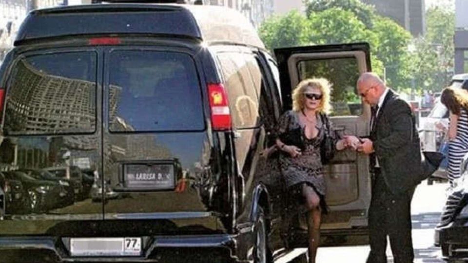 Лариса Долина: от аварии до квартирных хлопот — непростая жизнь звезды