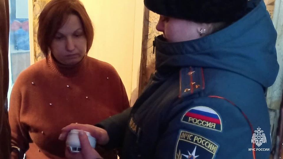 В Белёве многодетным семьям вручают пожарные извещатели