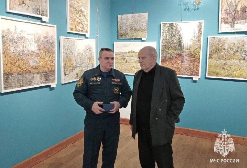 Ветераны и огнеборцы 58 пожарно-спасательной части Одоева посетили церемонию открытия выставки картин «Родная земля» Ветераны и огнеборцы 58 пожарно-спасательной части Одоева посетили церемонию открытия выставки картин «Родная земля»