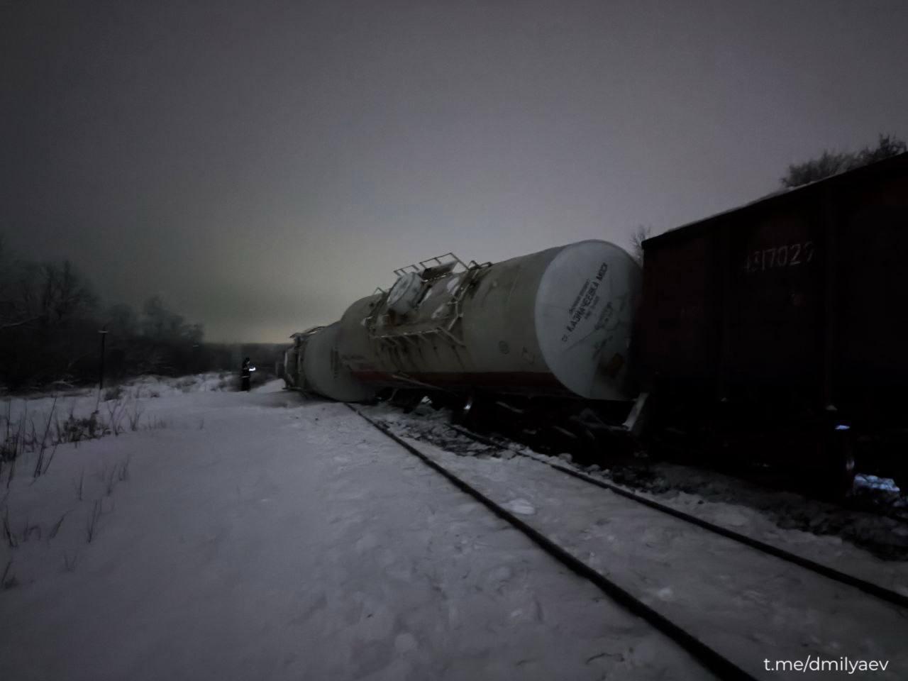 Семь вагонов сошли с рельсов в Тульской области, уточнили в МЖД