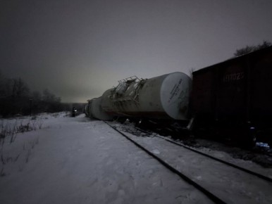 Предварительная причина схода вагонов на перегоне Жданка - Товарково – падение давления в тормозной магистрали одного из вагонов, — губернатор Тульской области Миляев
