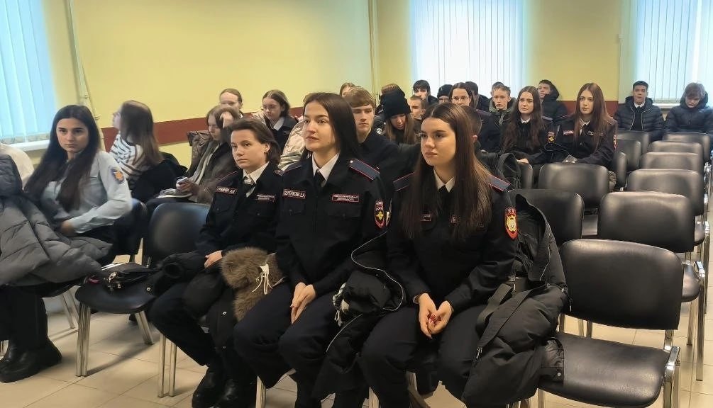 Будни патрульных и инспекторов ДПС: тульские студенты в рамках акции «Студенческий десант» на день сменили аудитории на службу в полиции Будни патрульных и инспекторов ДПС: тульские студенты в рамках акции «Студенческий десант» на день сменили аудитории на службу в полиции