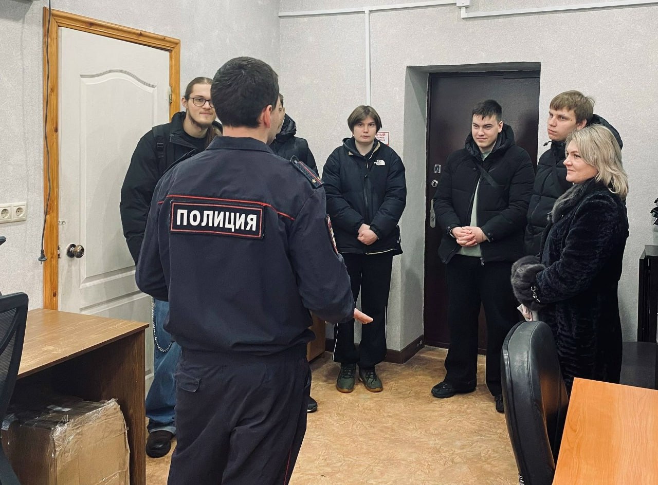 В Веневском районе в рамках акции «Студенческий десант» студенты познакомились с работой экспертов-криминалистов В Веневском районе в рамках акции «Студенческий десант» студенты познакомились с работой экспертов-криминалистов