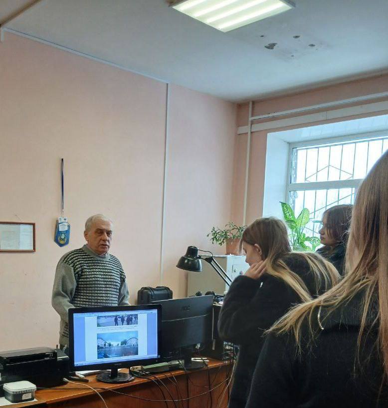 В Туле в рамках акции «Студенческий десант» будущие юристы познакомились с работой экспертов-криминалистов В Туле в рамках акции «Студенческий десант» будущие юристы познакомились с работой экспертов-криминалистов