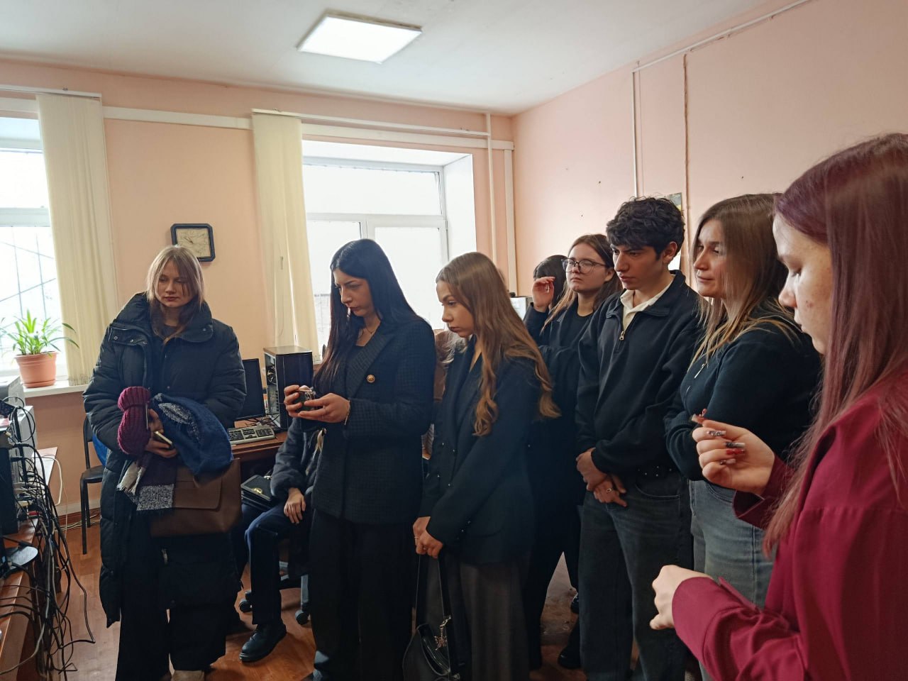 В Туле в рамках акции «Студенческий десант» будущие юристы познакомились с работой экспертов-криминалистов В Туле в рамках акции «Студенческий десант» будущие юристы познакомились с работой экспертов-криминалистов