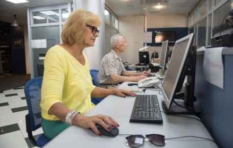 Удаленная работа для пенсионеров: новые возможности для старшего поколения в России