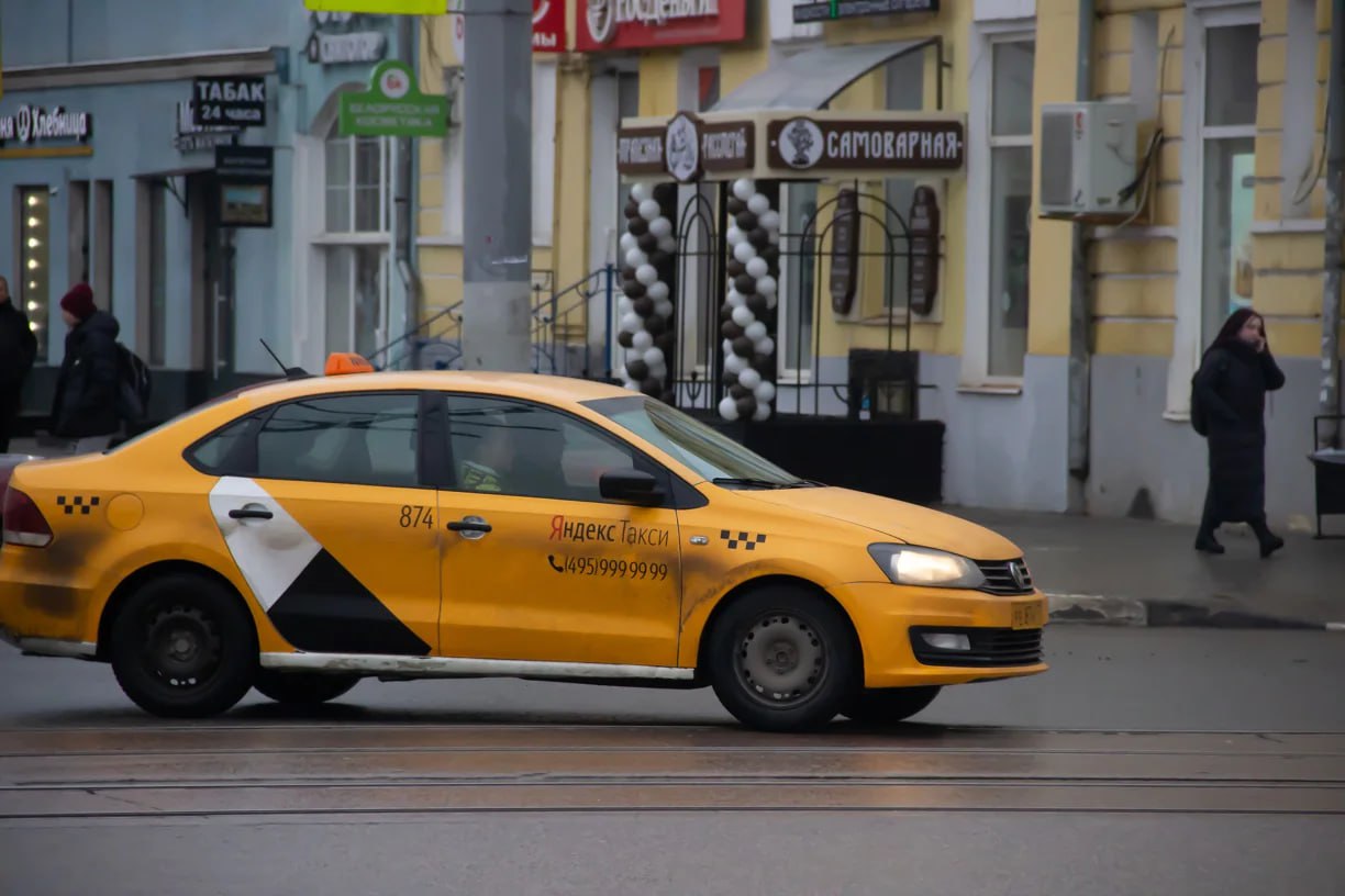 В Госдуме предложили обязать работодателей оплачивать такси сотрудникам в морозы