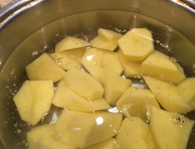 Почему картофель разваливается при варке и как это исправить