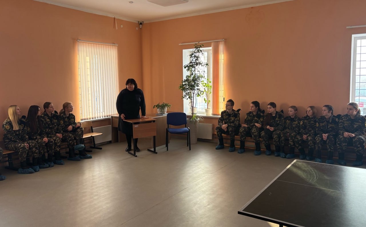 Тульские полицейские ознакомили студентов Юридического полицейского колледжа с работой Центра временного содержания для несовершеннолетних правонарушителей Тульские полицейские ознакомили студентов Юридического полицейского колледжа с работой Центра временного содержания для несовершеннолетних правонарушителей