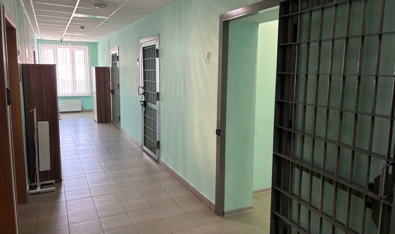 Тульские полицейские ознакомили студентов Юридического полицейского колледжа с работой Центра временного содержания для несовершеннолетних правонарушителей Тульские полицейские ознакомили студентов Юридического полицейского колледжа с работой Центра временного содержания для несовершеннолетних правонарушителей