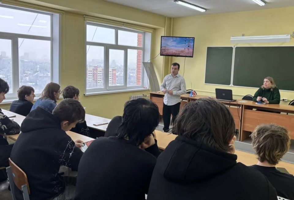 В Туле полицейские провели встречу по профилактике экстремизма со студентами Социально-технологического колледжа