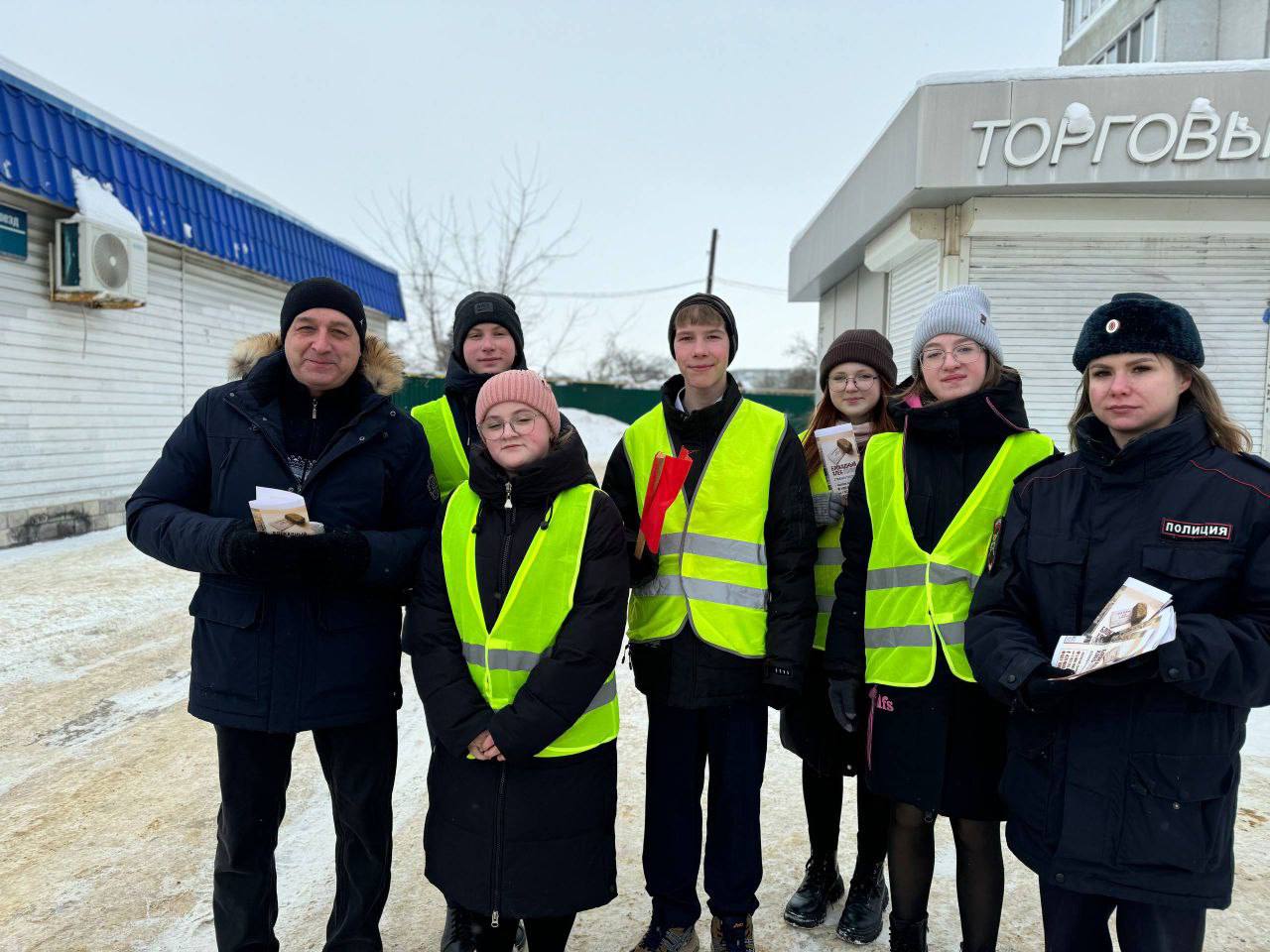 Сотрудники отдела Госавтоинспекции ОМВД России по городу Новомосковску Тульской области совместно с ЮИД и волонтерами приняли участие во Всероссийской акции «Блокадный хлеб» Сотрудники отдела Госавтоинспекции ОМВД России по городу Новомосковску Тульской области совместно с ЮИД и волонтерами приняли участие во Всероссийской акции «Блокадный хлеб»