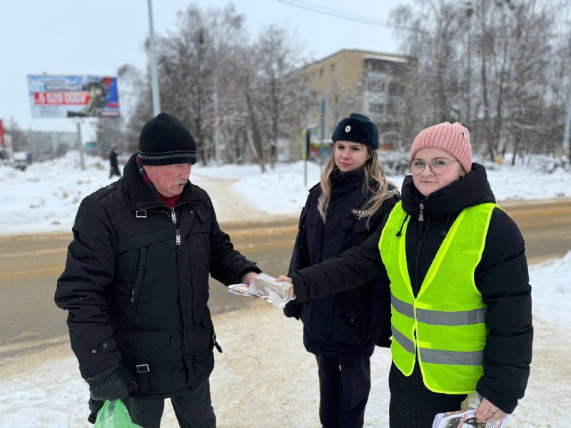 Сотрудники отдела Госавтоинспекции ОМВД России по городу Новомосковску Тульской области совместно с ЮИД и волонтерами приняли участие во Всероссийской акции «Блокадный хлеб» Сотрудники отдела Госавтоинспекции ОМВД России по городу Новомосковску Тульской области совместно с ЮИД и волонтерами приняли участие во Всероссийской акции «Блокадный хлеб»