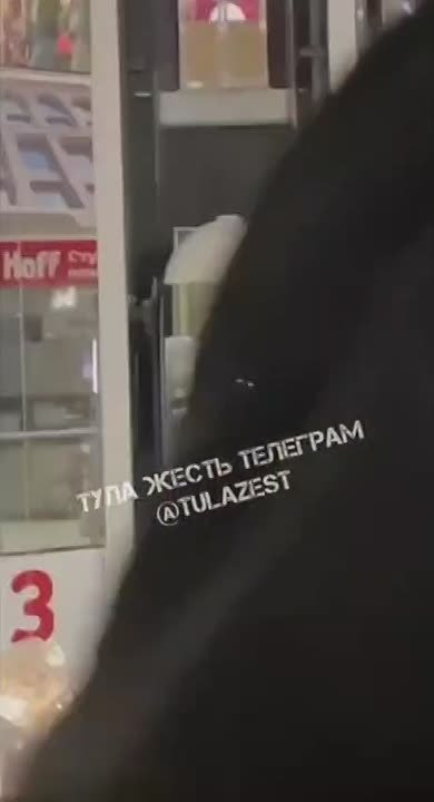 В лифте ТЦ «Гостиный двор» в Туле посетители устроили массовый махач