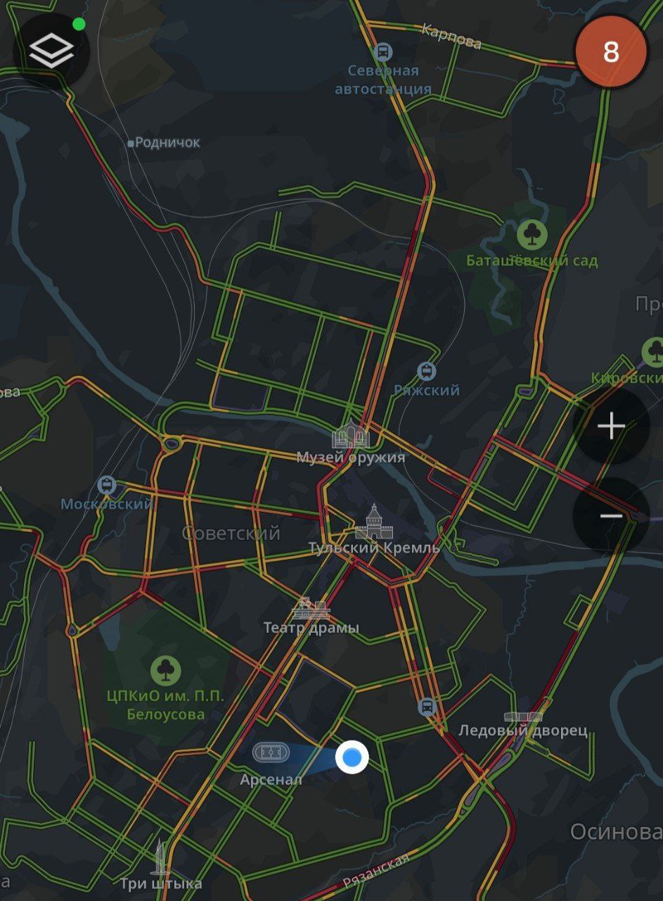 Снежный коллапс парализовал Тулу: аварии, пробки, застрявшие на путях авто