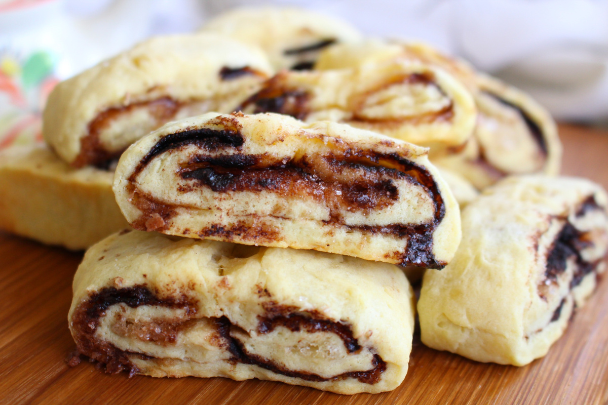 Нежное слоистое печенье на кефире: тонкие слои и быстрый рецепт