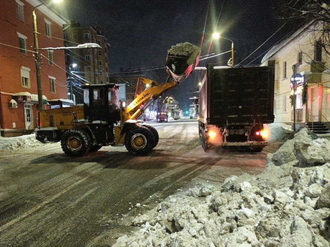 Илья Беспалов: Более 252 тысяч кубометров снега вывезено с улиц Тулы с начала зимы Илья Беспалов: Более 252 тысяч кубометров снега вывезено с улиц Тулы с начала зимы