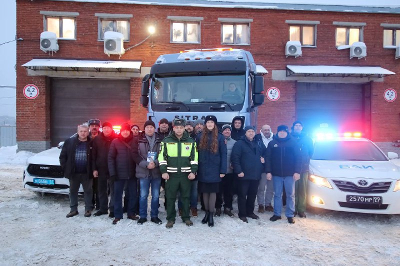 Сотрудники Госавтоинспекции города Тулы совместно с инспектором 71-й военной автомобильной инспекцией (территориальной) ВС РФ провели профилактическую беседу с водительским составом оборонного предприятия Сотрудники Госавтоинспекции города Тулы совместно с инспектором 71-й военной автомобильной инспекцией (территориальной) ВС РФ провели профилактическую беседу с водительским составом оборонного предприятия