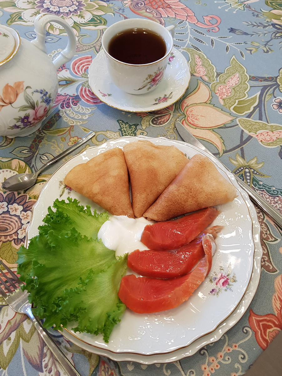 Необычные блины: как полба и нерка создают утренний шедевр