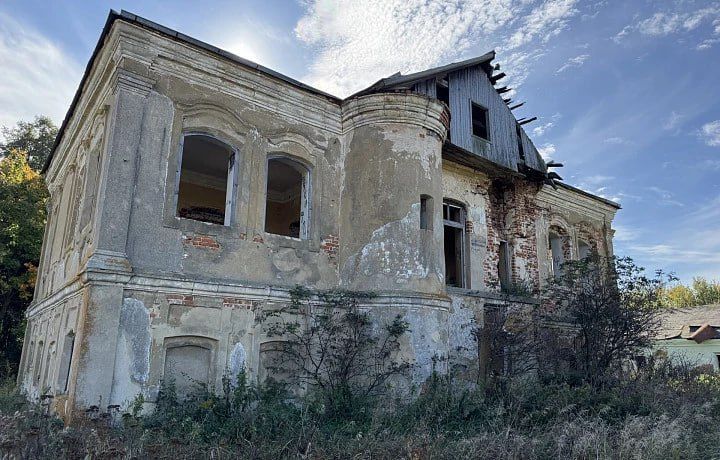 Дому жестокой помещицы хотят найти инвестора: что известно о барочной усадьбе под Веневом и кто чуть не стал покупателем?