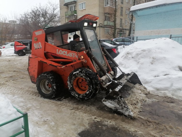 Кровли многоквартирных домов проверяют на наличие наледи Кровли многоквартирных домов проверяют на наличие наледи