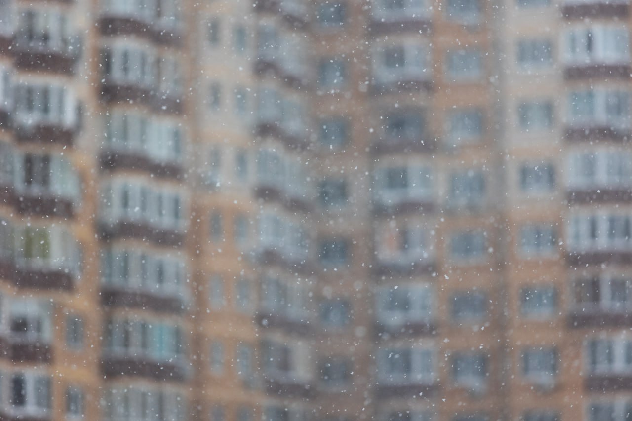 «Сегодня дрянная погода, снег чуть не по колено»