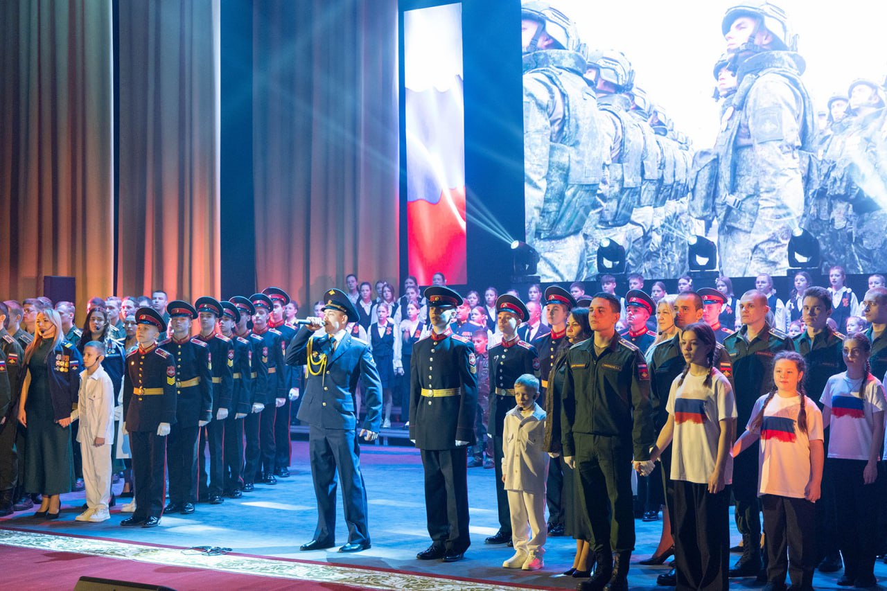 В Туле начальник УМВД Андрей Даценко и представители Общественного совета при ведомстве приняли участие в торжественном собрании, посвященном Дню защитника Отечества В Туле начальник УМВД Андрей Даценко и представители Общественного совета при ведомстве приняли участие в торжественном собрании, посвященном Дню защитника Отечества