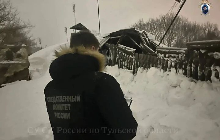 В двух домах Кимовска под тяжестью снега рухнула крыша