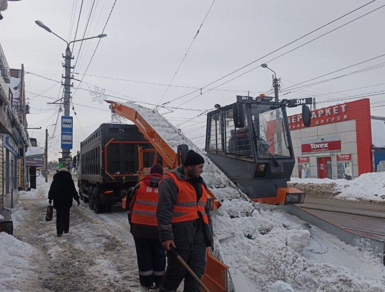 За минувшие сутки с улиц Тулы вывезли более 9,5 тысяч кубометров снега