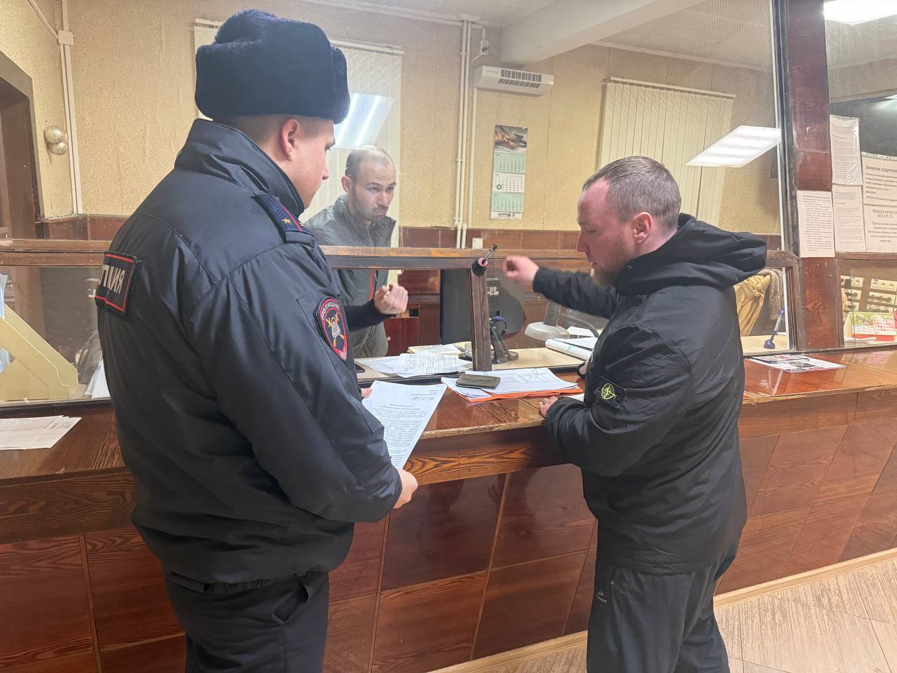 Сотрудники отдела Госавтоинспекции ОМВД России по городу Новомосковску Тульской области провели предрейсовый инструктаж для водителей Сотрудники отдела Госавтоинспекции ОМВД России по городу Новомосковску Тульской области провели предрейсовый инструктаж для водителей