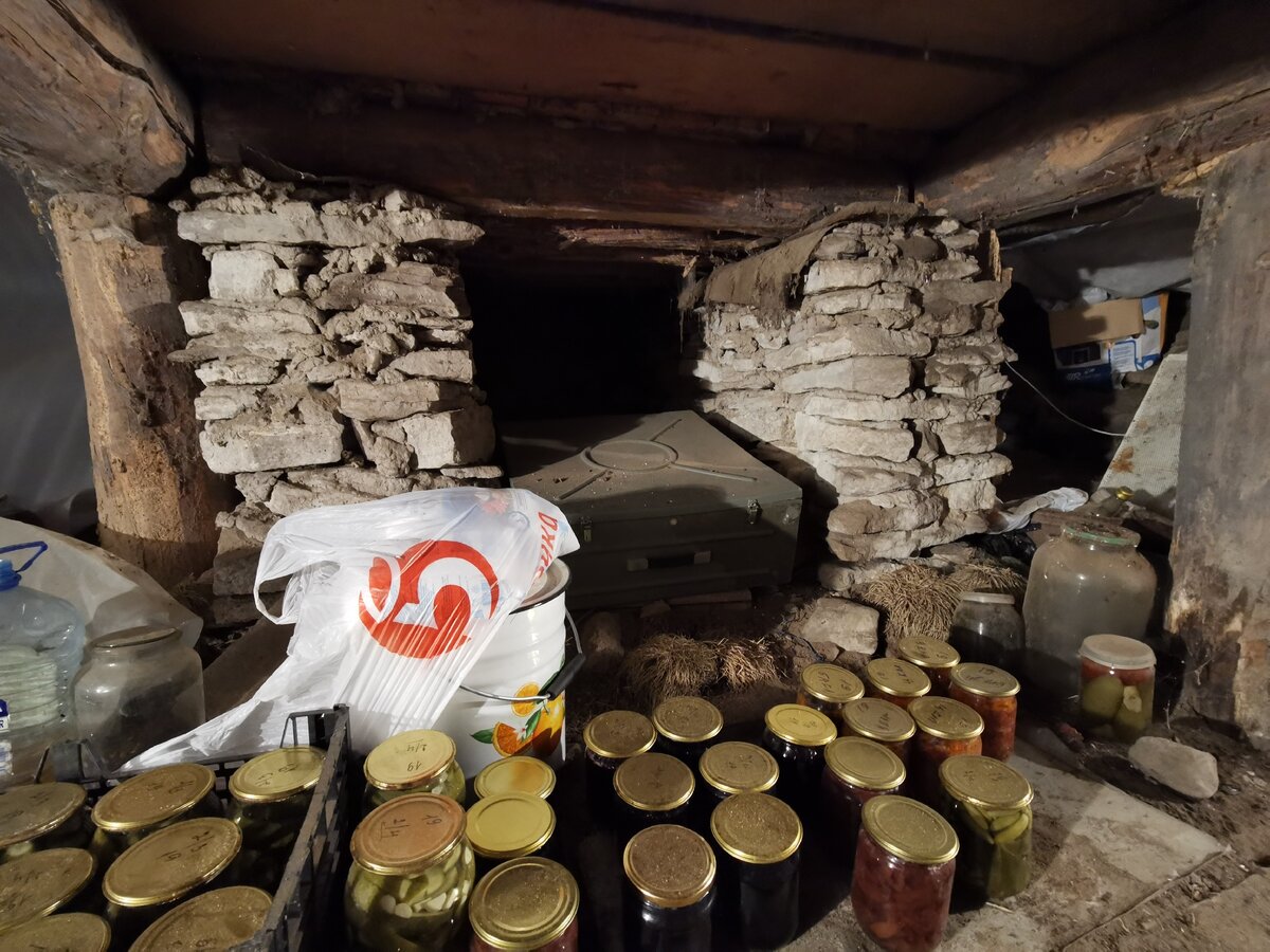 Покупка пластикового погреба: стоит ли рисковать при высоком уровне грунтовых вод?