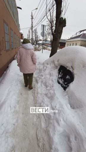 Машины под сугробами: давайте посмотрим на вашу ласточку и подумаем, что с ней делать?)