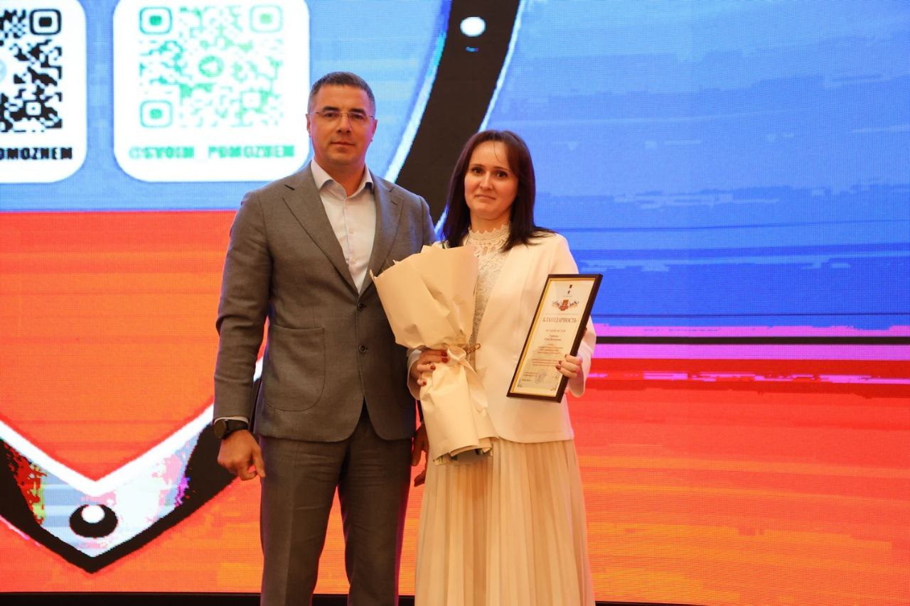 Глава города Тулы Алексей Эрк поздравил волонтерское движение "Своих не бросаем!" с четырехлетием основания Глава города Тулы Алексей Эрк поздравил волонтерское движение "Своих не бросаем!" с четырехлетием основания